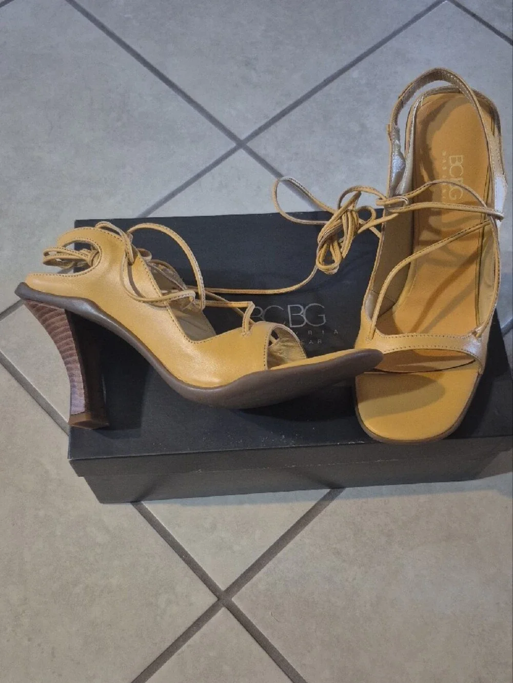 BCBG chic slingback